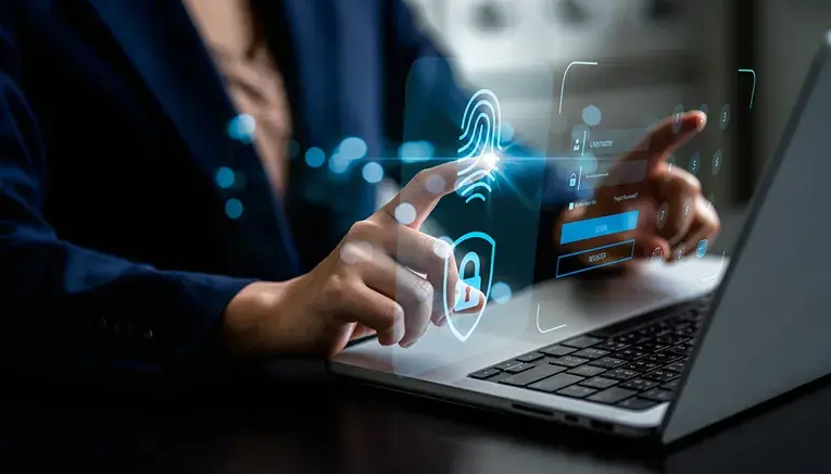 リスク管理とは? 危機管理との違いや必要性・対策の手法を紹介