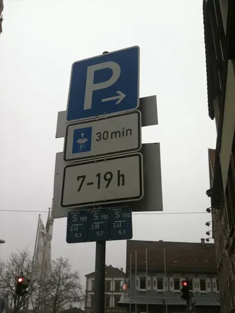 ドイツでiPhoneを駆使して車で薬局に行く in Walldorf 5