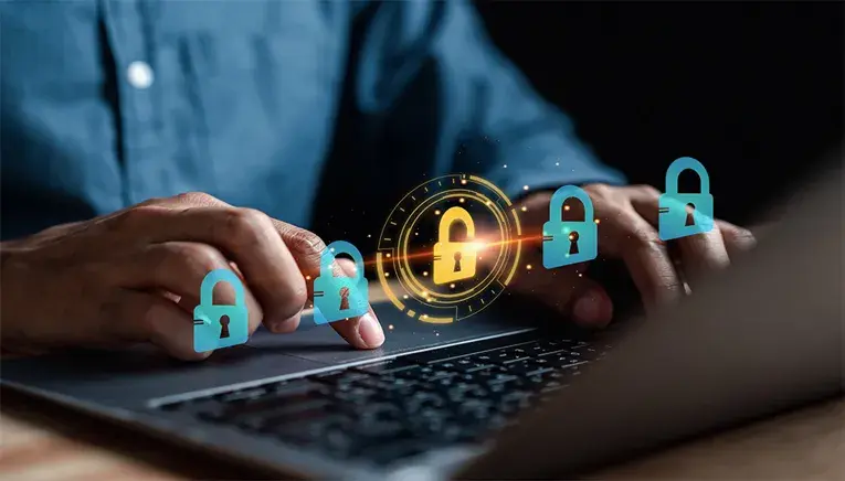 サイバーリスクとは? 代表的な事例や企業が実施すべき対策を紹介