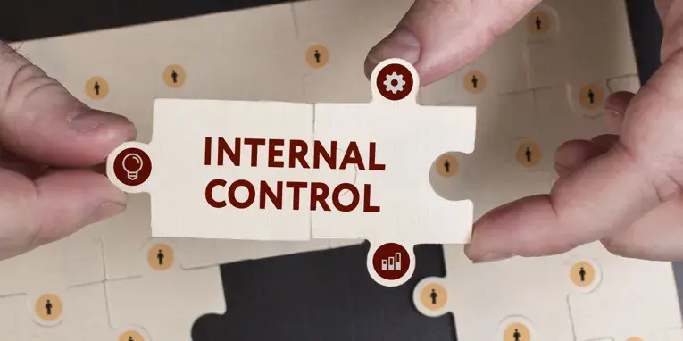 内部統制とは? 4つの目的と6つの要素・3点セットや報告書について解説